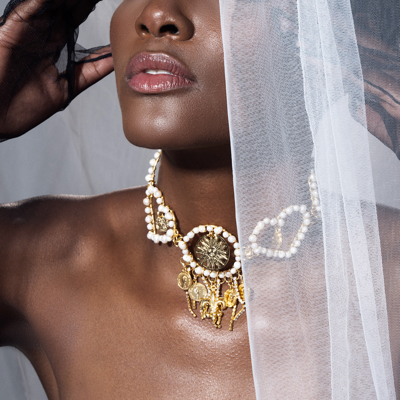 Choker pearl universe