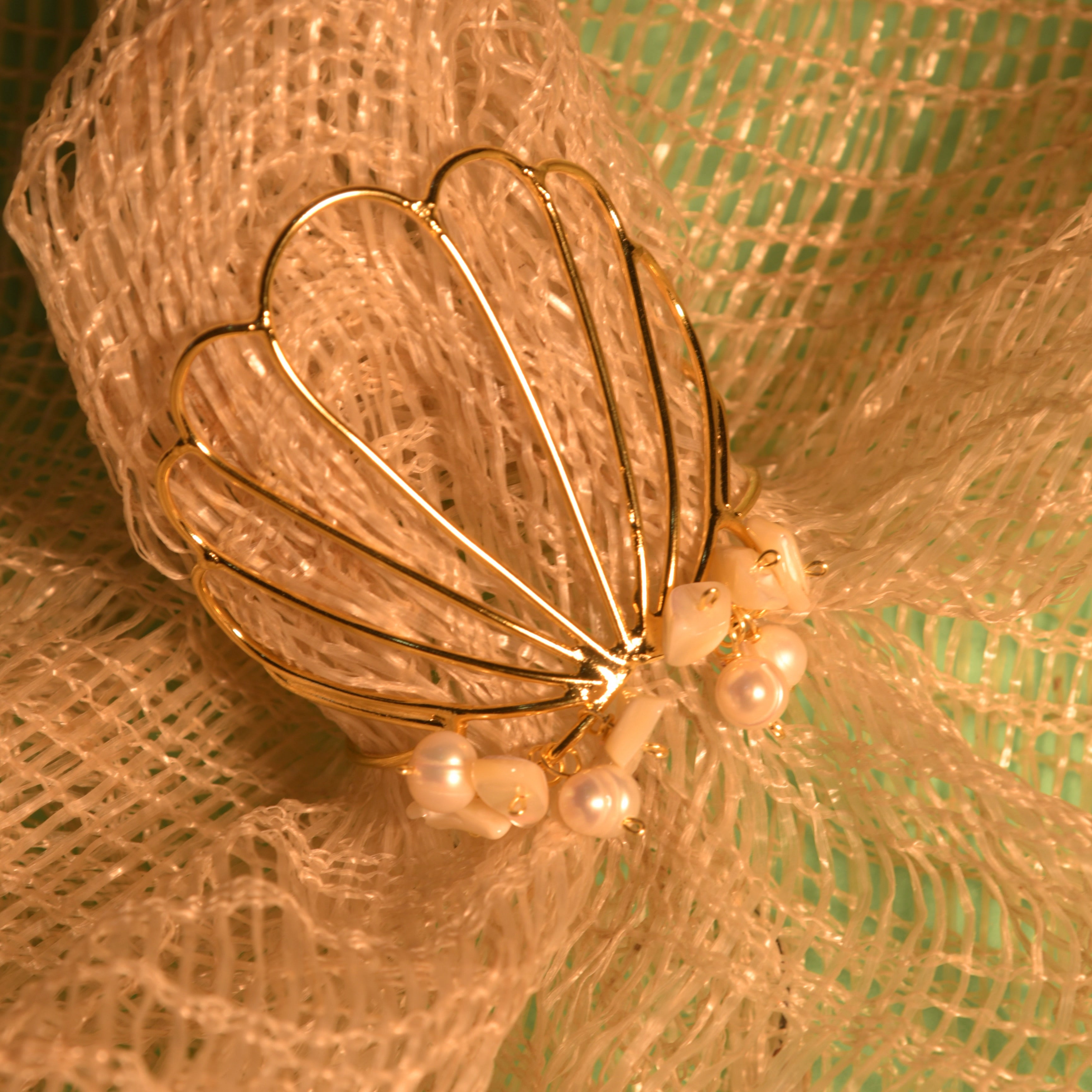 Bracelet the shell